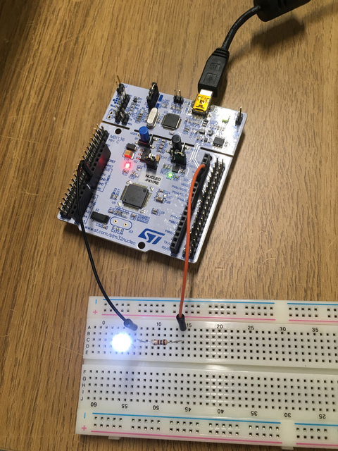 photo of a Nucleo 64 board and external breadboard